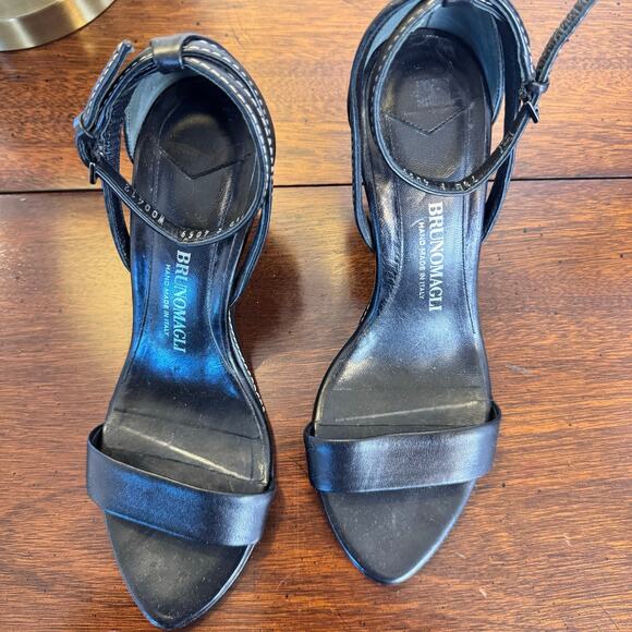 Bruno Magli Black Leather Sandal Size 7.5 - Picture 2 of 14